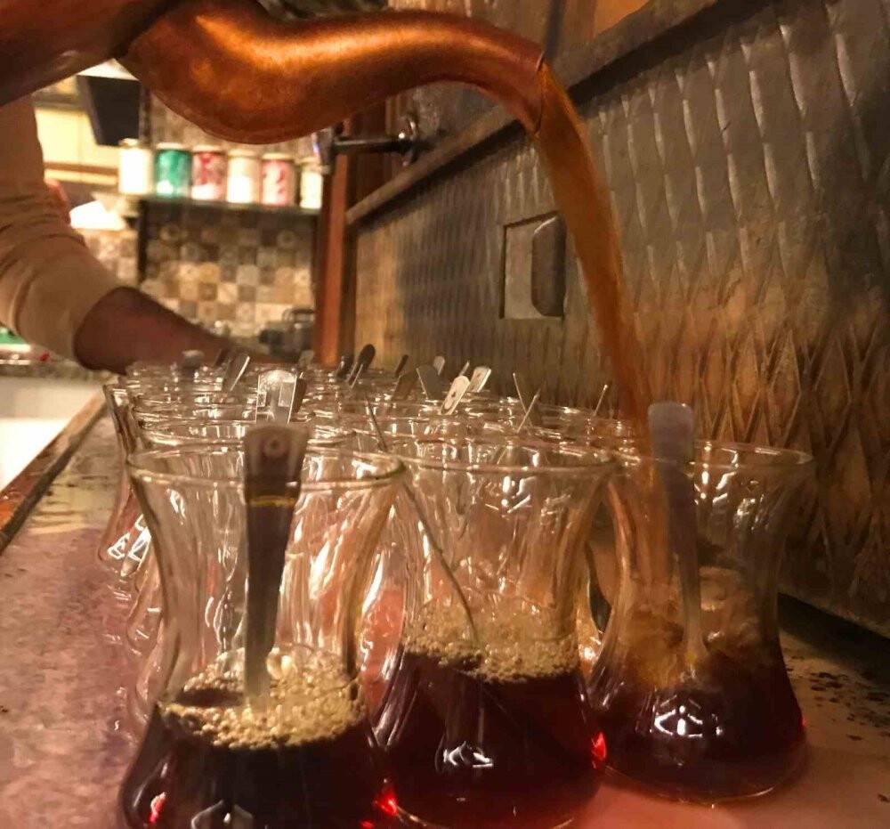 Konya'da iftardan sahura vazgeçilmez lezzet, közde çay
