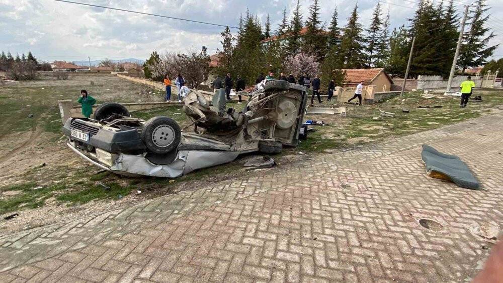 Konya'da kaza yapan otomobil parçalandı: 1 ölü, 1 yaralı