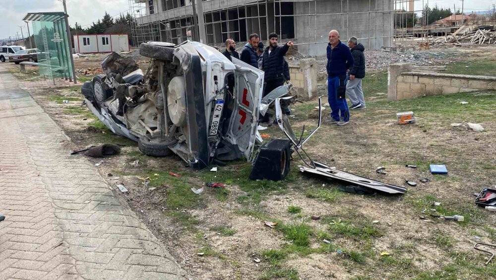 Konya'da kaza yapan otomobil parçalandı: 1 ölü, 1 yaralı