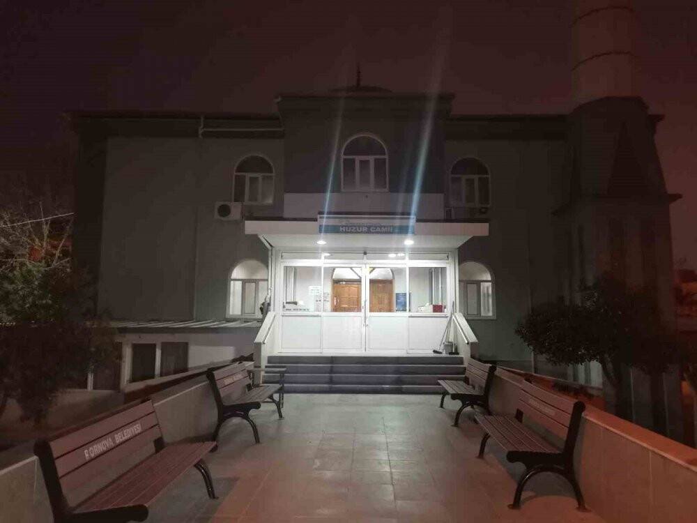 Cemaatin zor anları! Ne girmeye ne de çıkmaya izin vermedi, gerçek sonra ortay çıktı...