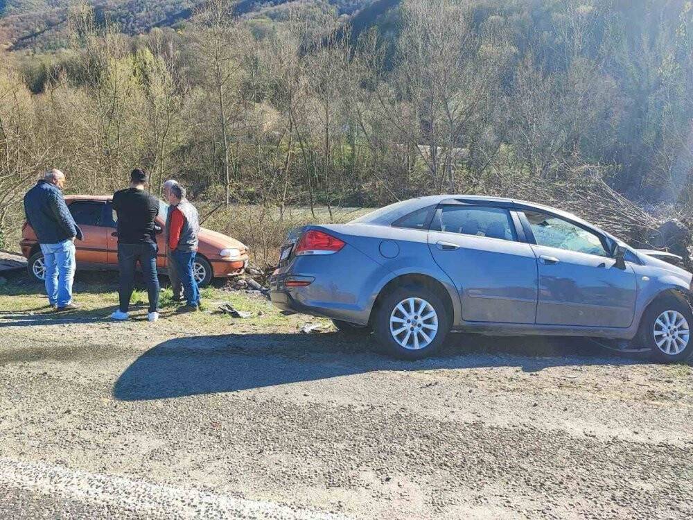 Karabük’te otomobiller çarpıştı: 2 yaralı