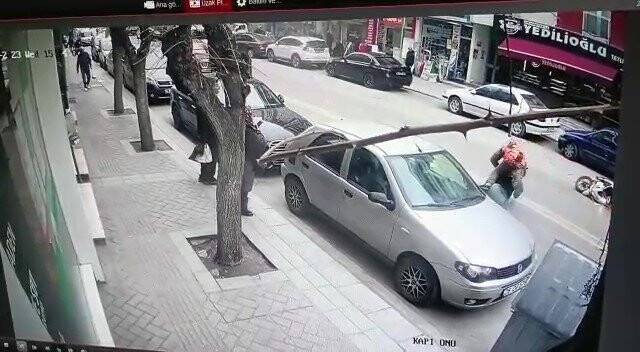 Motosikletini çalmıştı, üstüne atlayarak yakaladı