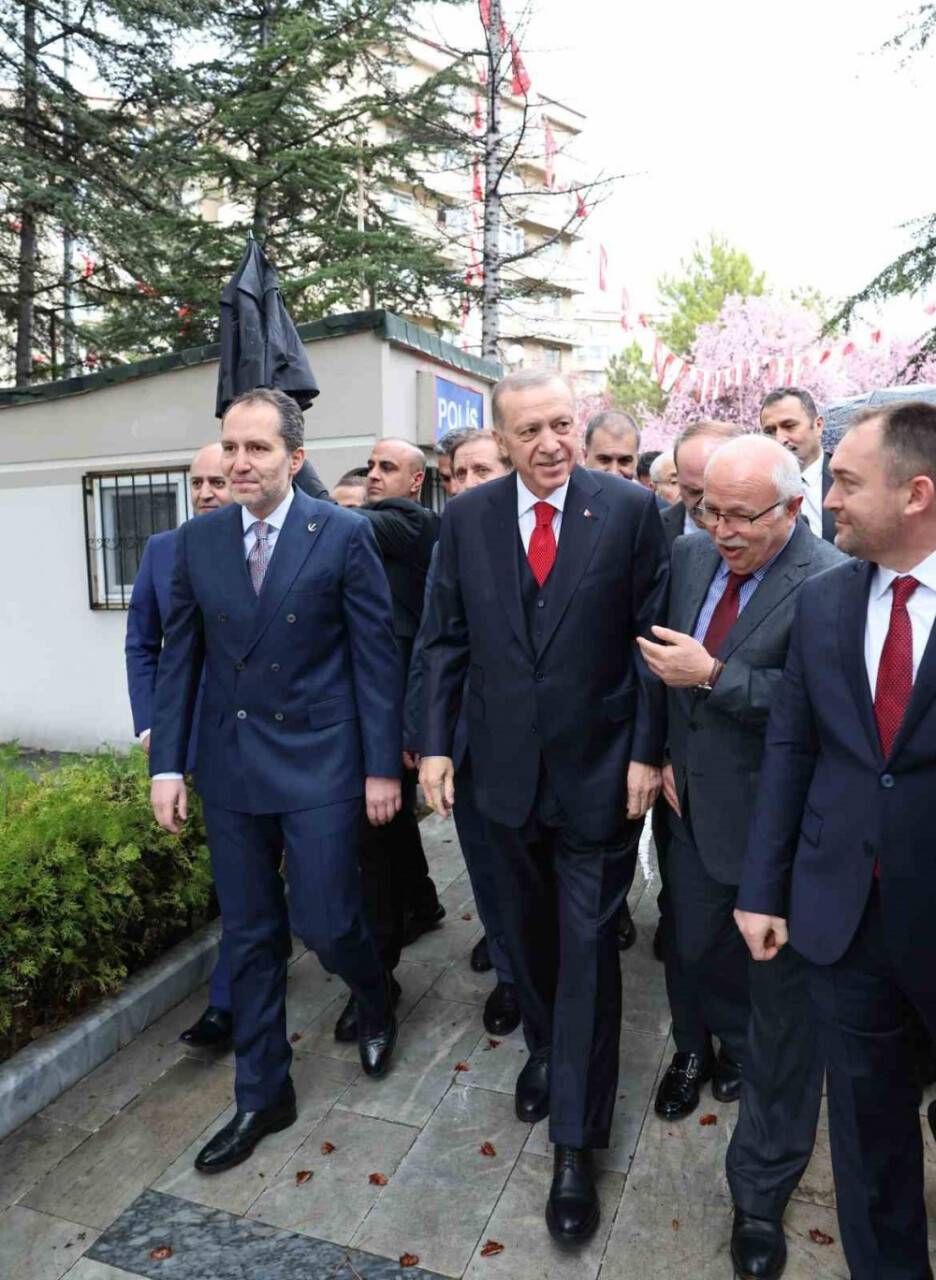 Cumhurbaşkan Erdoğan’ın Yeniden Refah Partisi'ni ziyaret etti