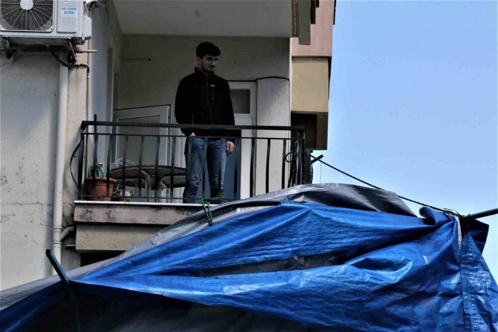 Rüzgâr taziye çadırını savurdu