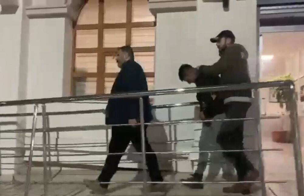 Konya'da otomobillerin ses sistemlerine dadanan hırsız yakalandı