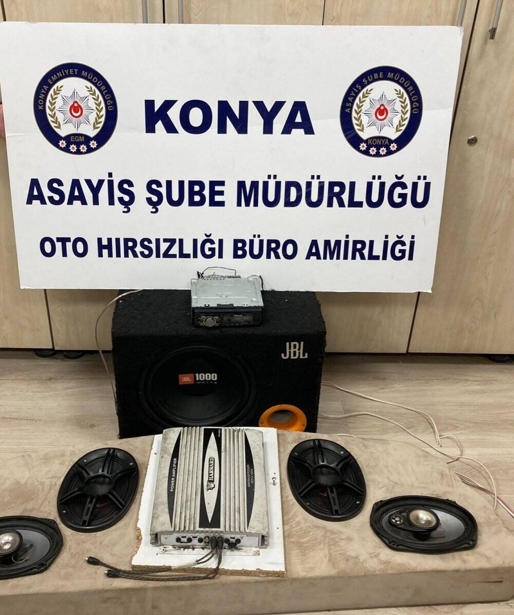 Konya'da otomobillerin ses sistemlerine dadanan hırsız yakalandı