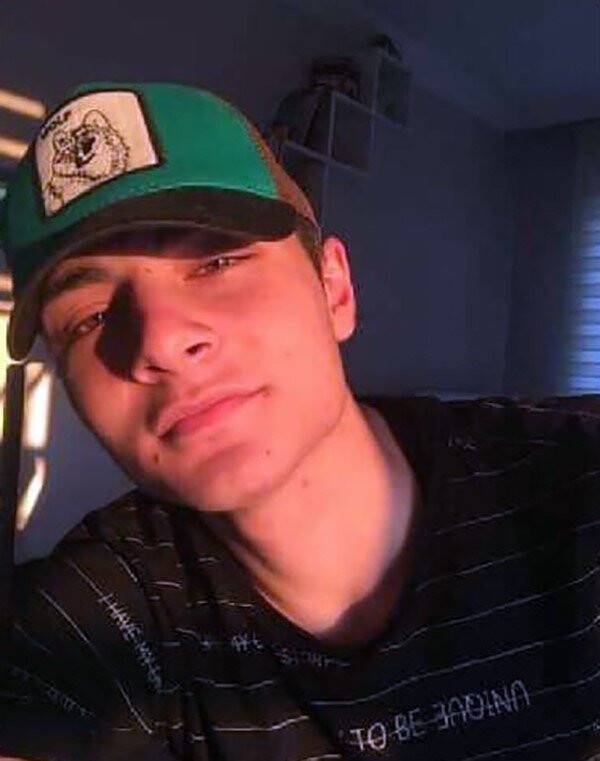 Baba ve oğlunu sokak ortasında öldürdü