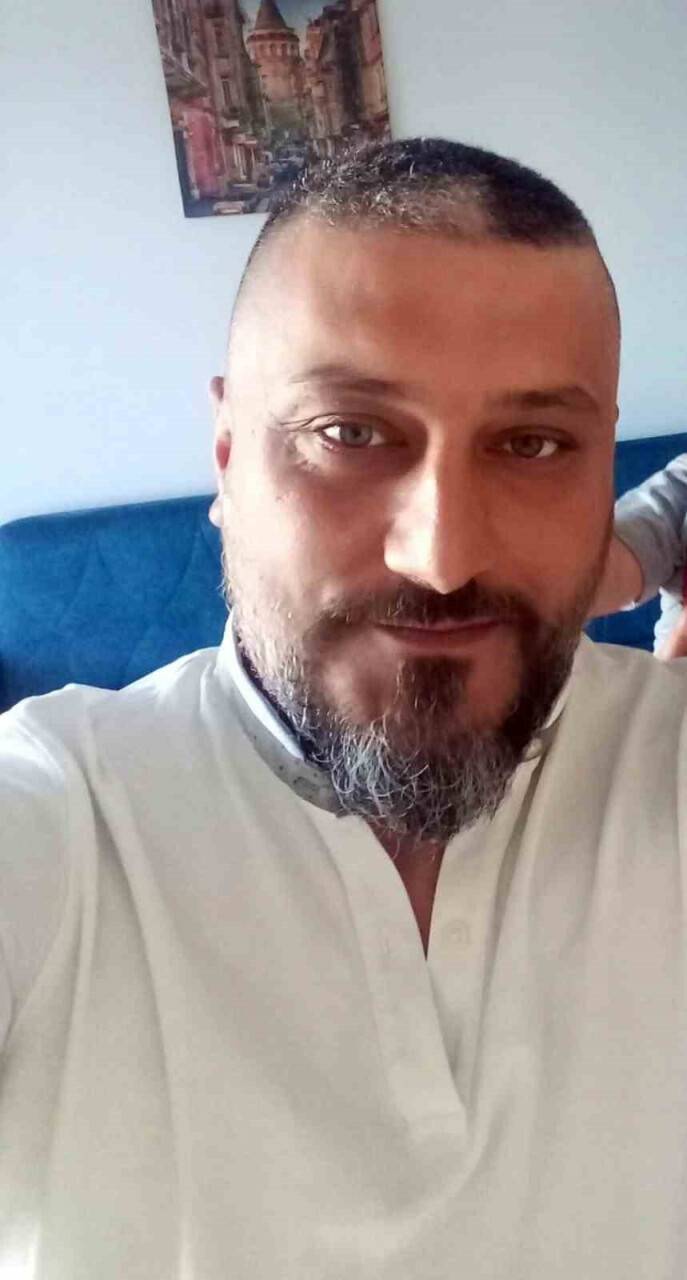 Baba ve oğlunu sokak ortasında öldürdü