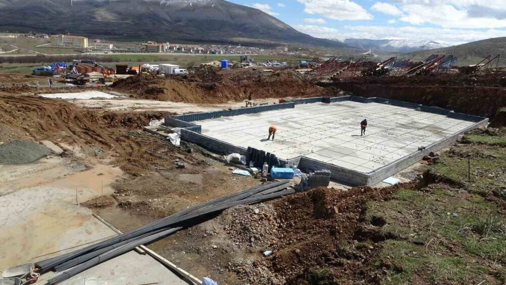 Depremzedelere 952 TOKİ konutu için temel atıldı