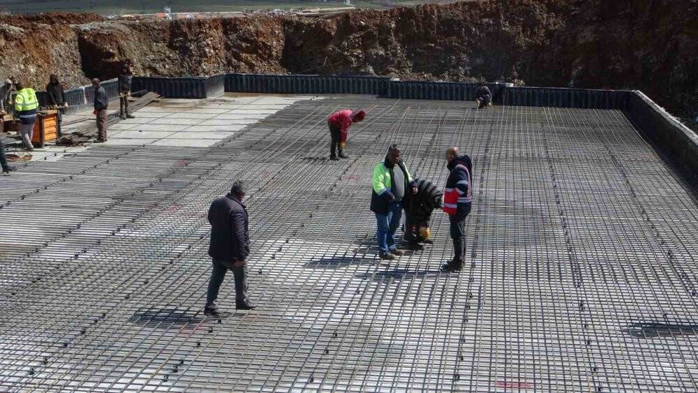 Depremzedelere 952 TOKİ konutu için temel atıldı