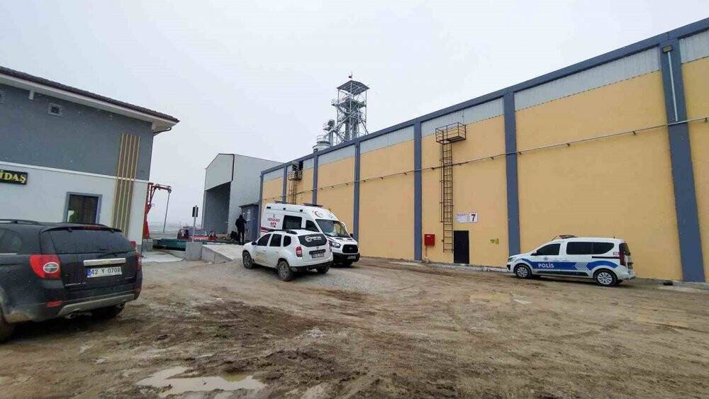 Konya’da 300 ton mısır bulunan siloya düşen işçi yaşamını yitirdi