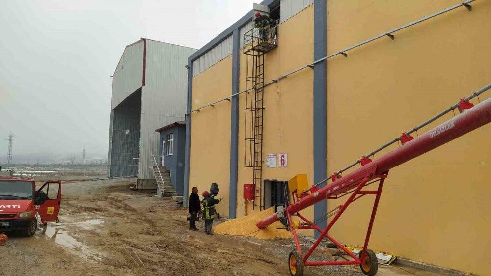 Konya’da 300 ton mısır bulunan siloya düşen işçi yaşamını yitirdi