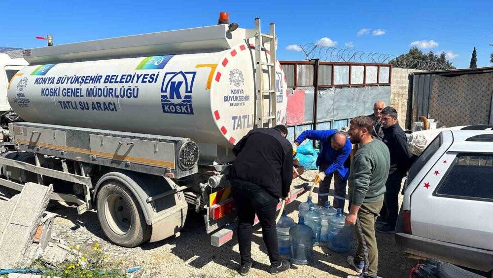 KOSKİ Hatay’da depremzedelere su hizmetini Ramazan’da da sürdürüyor