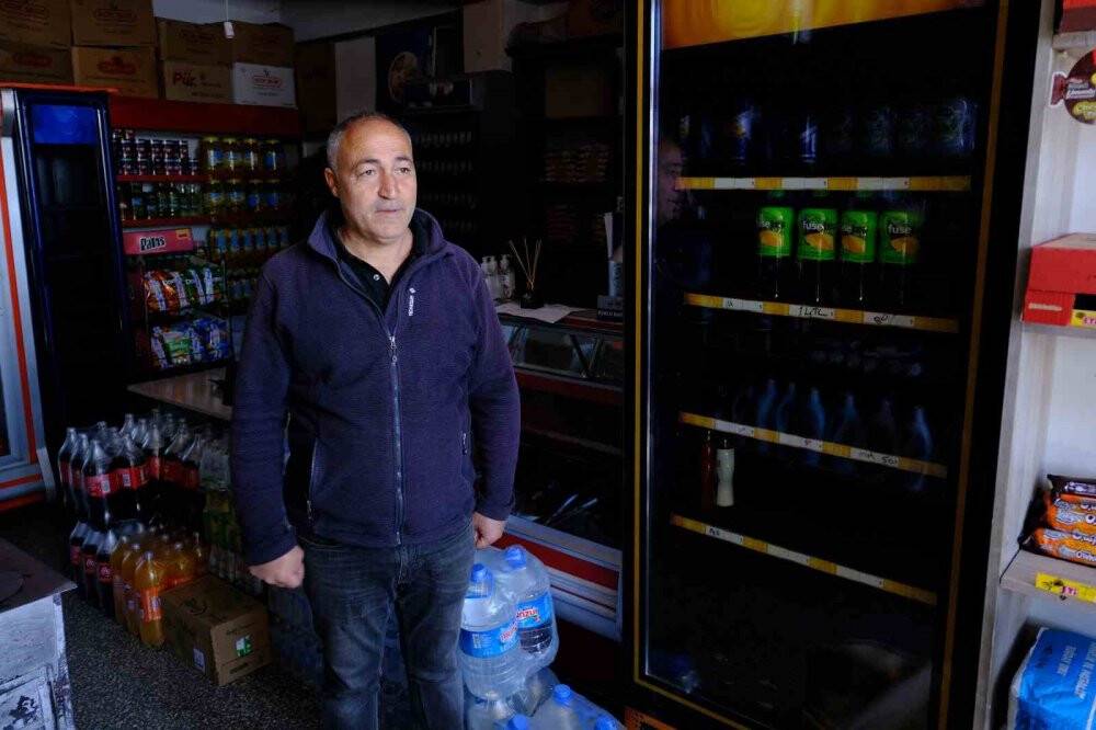 Kar maskeli hırsız: 50 bin liralık ürünleri çaldı