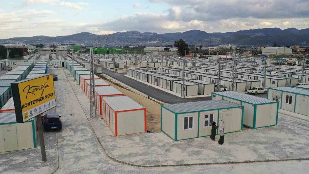 Konya Büyükşehir,Konya'daki odalar ve ilçe belediyeleriyle birlikte Hatay'a kazandırmıştı: Depremzedeler yerleşmeye başladı