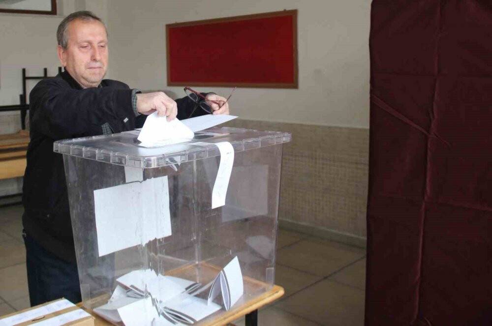 Konya’da çifte vatandaşlar Bulgaristan seçimleri için sandık başında