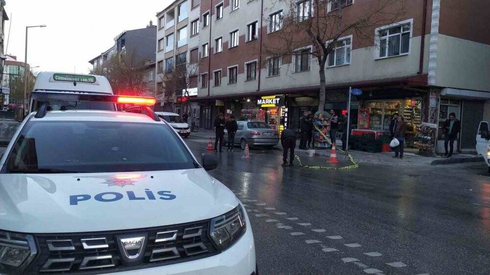 Konya'!da bir şahıs noşanma aşamasındaki karısını, kızının yanında vurdu