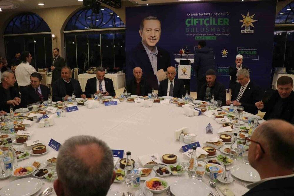 Bakan Kirişci: Seccadeye ayakkabılarıyla basacak kadar paçoz muhalefet!