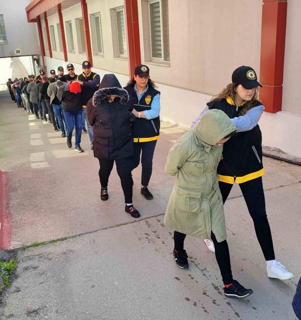 7 ilde sahte polislere operasyon: 22 kişi tutuklama