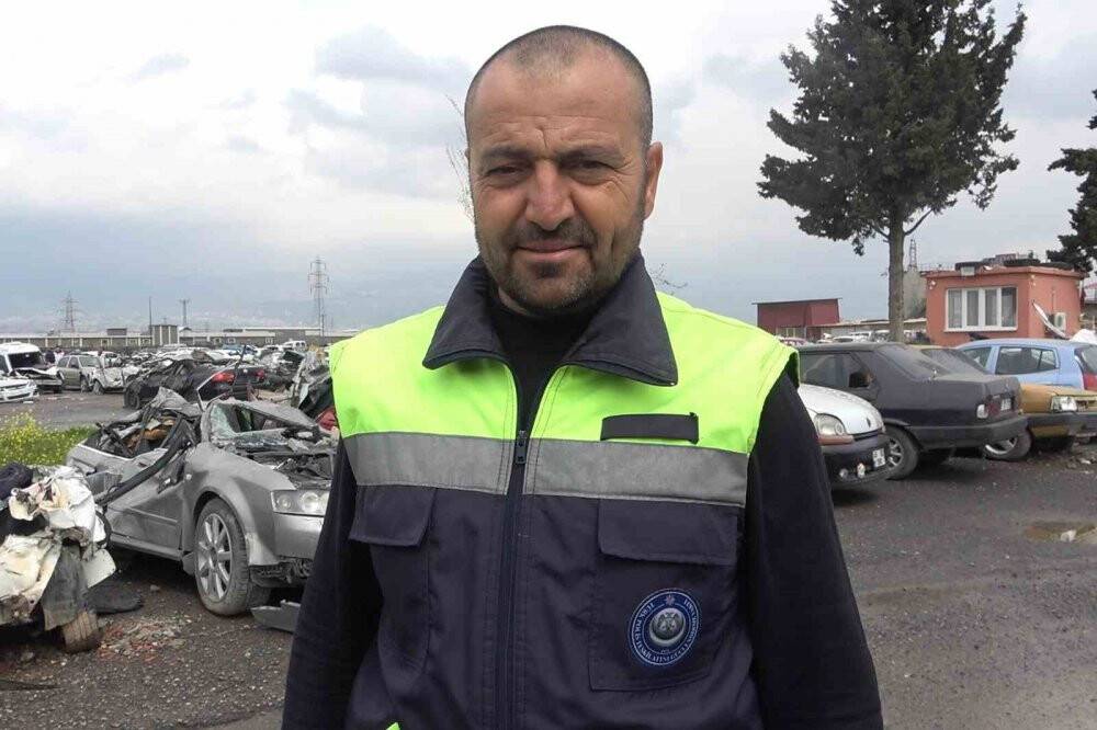 Araba mezarlığı felaketin boyutunu gözler önüne seriyor