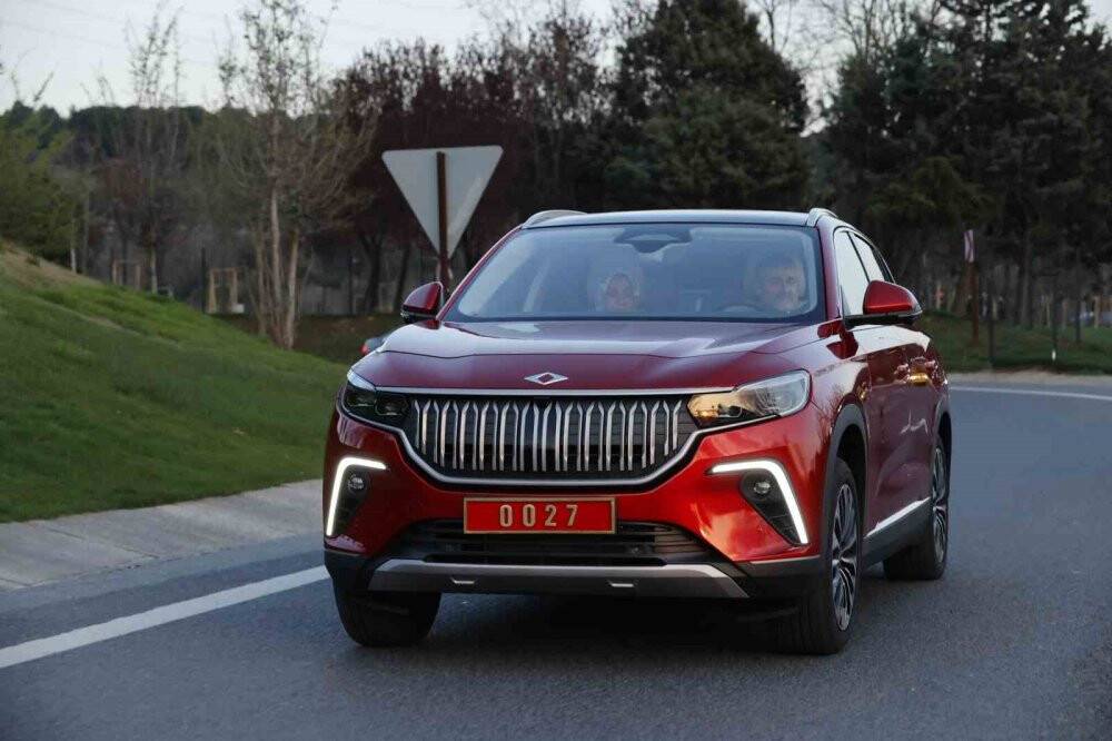 Bakan Nebati Togg ile trafikteki ilk sürüşünü gerçekleştirdi