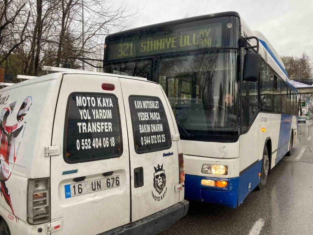 Başkentte otobüs şoförü trafikteki tartışmada aracı metrelerce sürükledi
