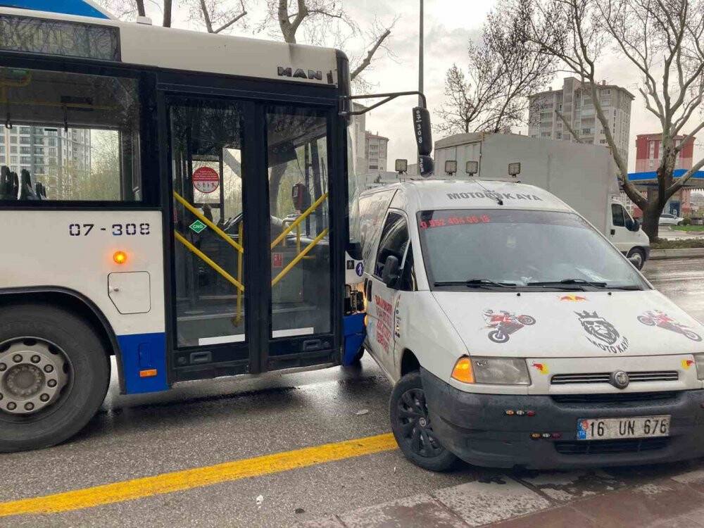 Başkentte otobüs şoförü trafikteki tartışmada aracı metrelerce sürükledi