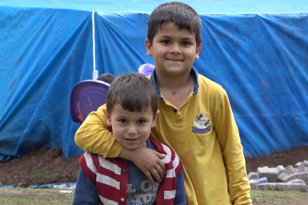 Evleri yıkılan aileler: "Kendimizi burada güvende hissediyoruz"