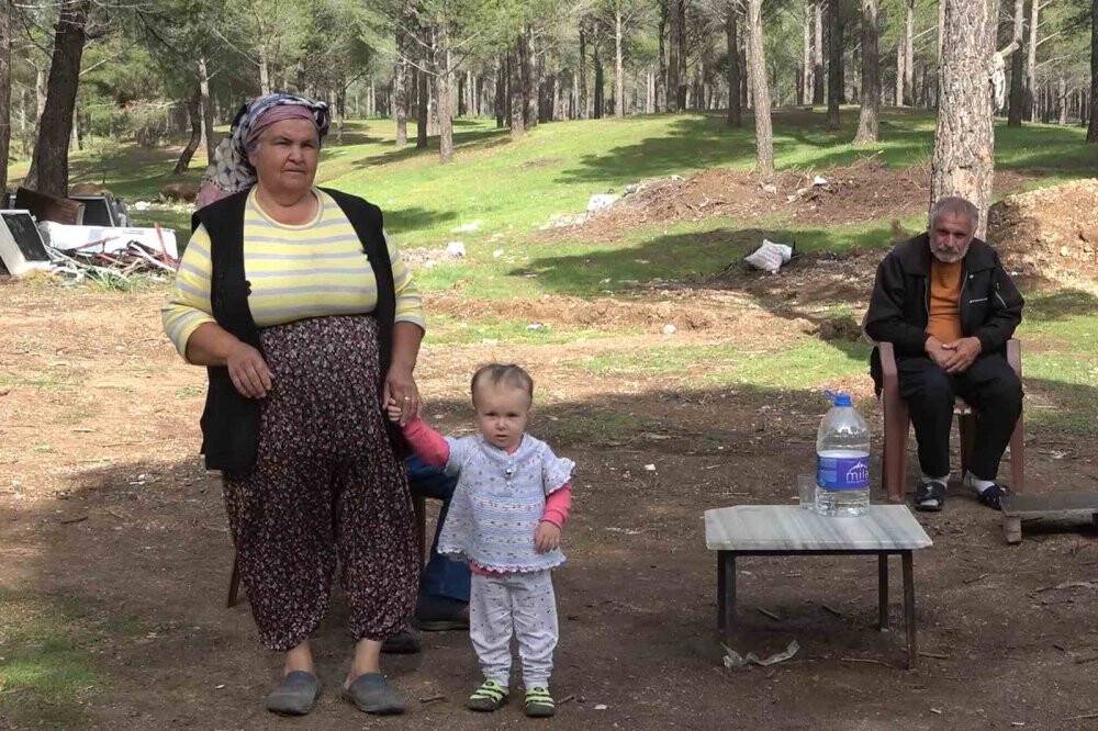 Evleri yıkılan aileler: "Kendimizi burada güvende hissediyoruz"