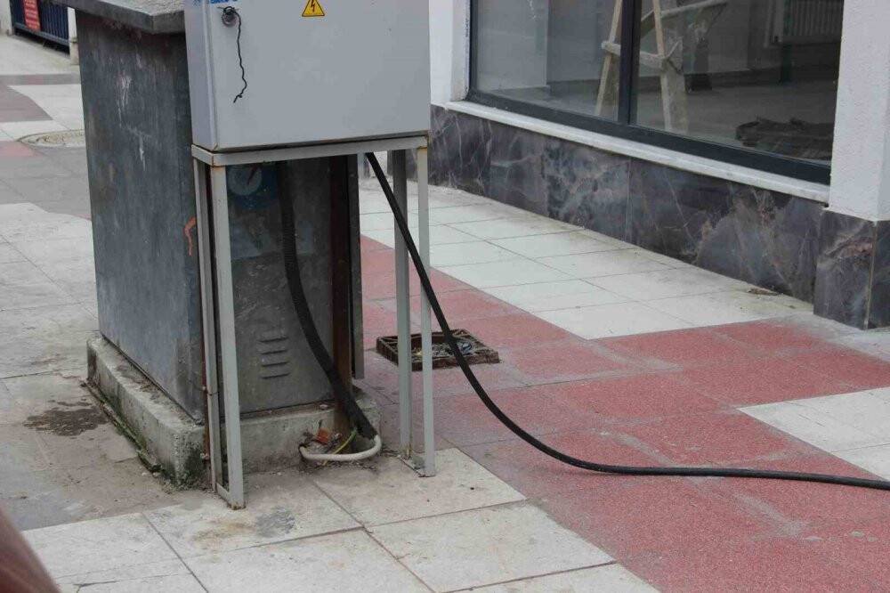 Kirasını 1 yıllık peşin ödemişlerdi! Daireye giremiyorlar