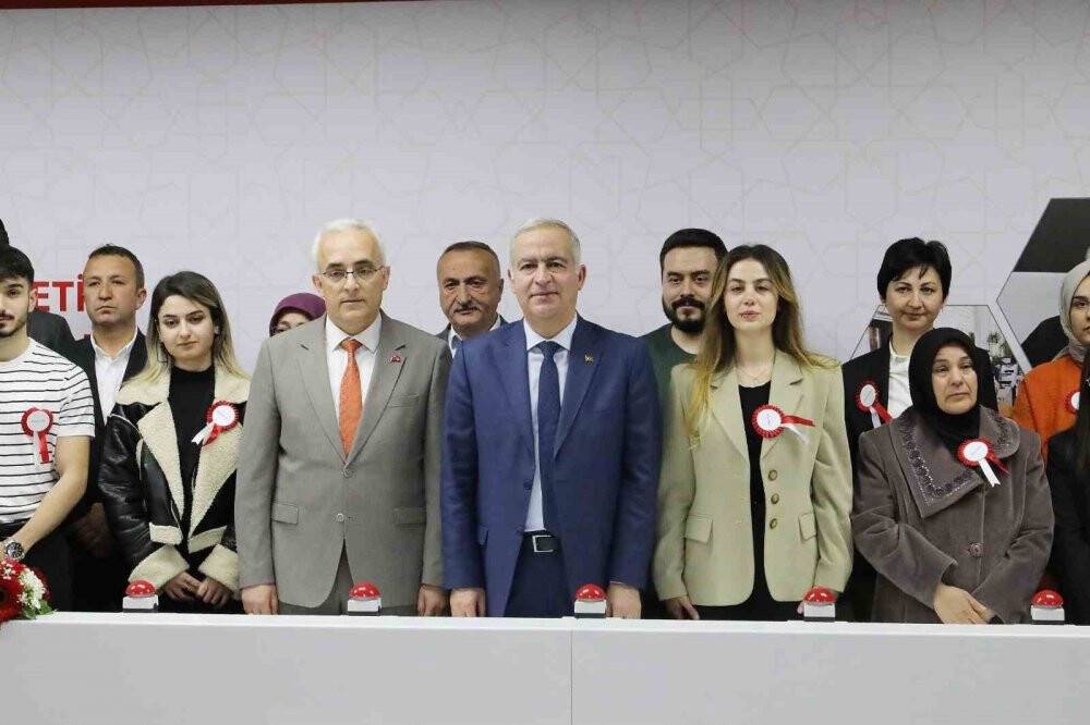 Şehit yakını, gazi ve gazi yakınlarının kamuya ataması yapıldı