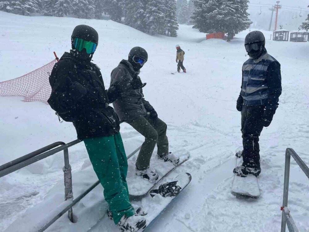 Nisan ayının ortasında Uludağ’a kar: Kalınlığı 58 santimetre