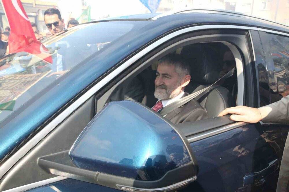 Bakan Nebati: "Bunlar sürekli yapamazlar, edemezler diyen ezikler"