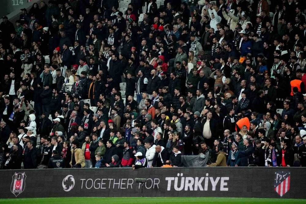 Beşiktaş ile Atletico Madrid depremzedeler için oynadı