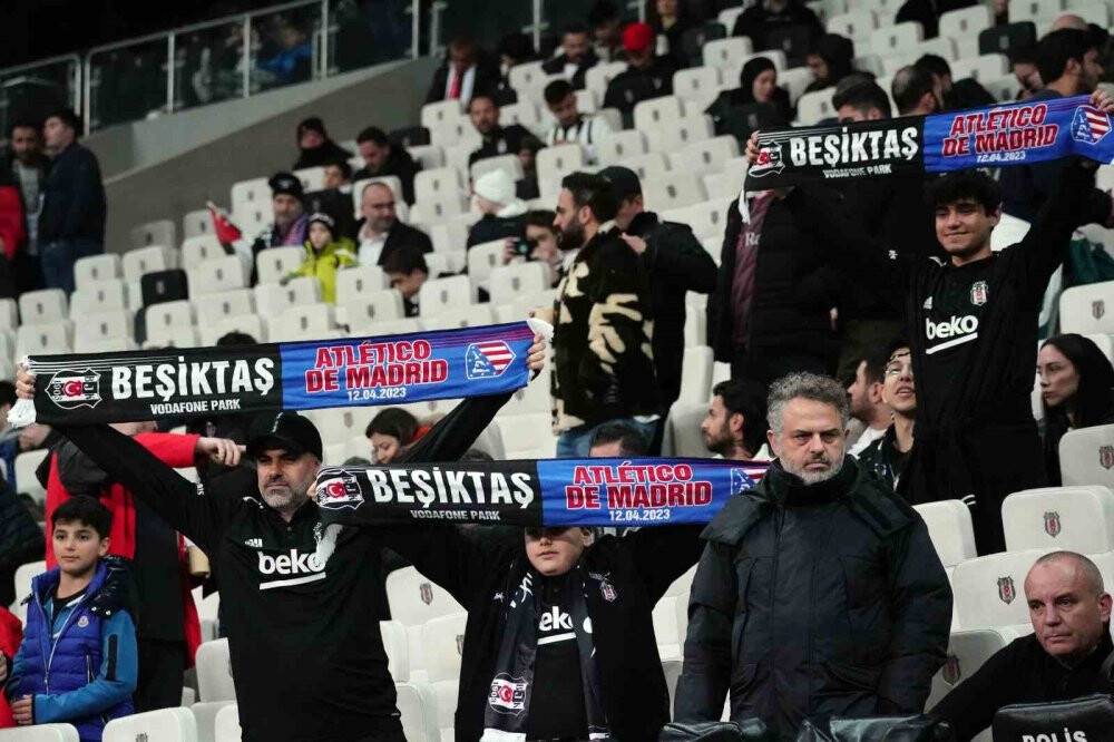 Beşiktaş ile Atletico Madrid depremzedeler için oynadı