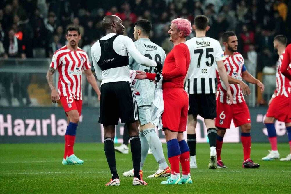 Beşiktaş ile Atletico Madrid depremzedeler için oynadı