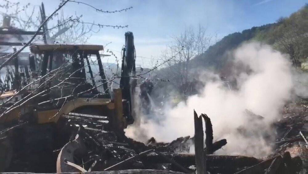 3 katlı evde çıkan yangında 1 kişi yaşamını yitirdi