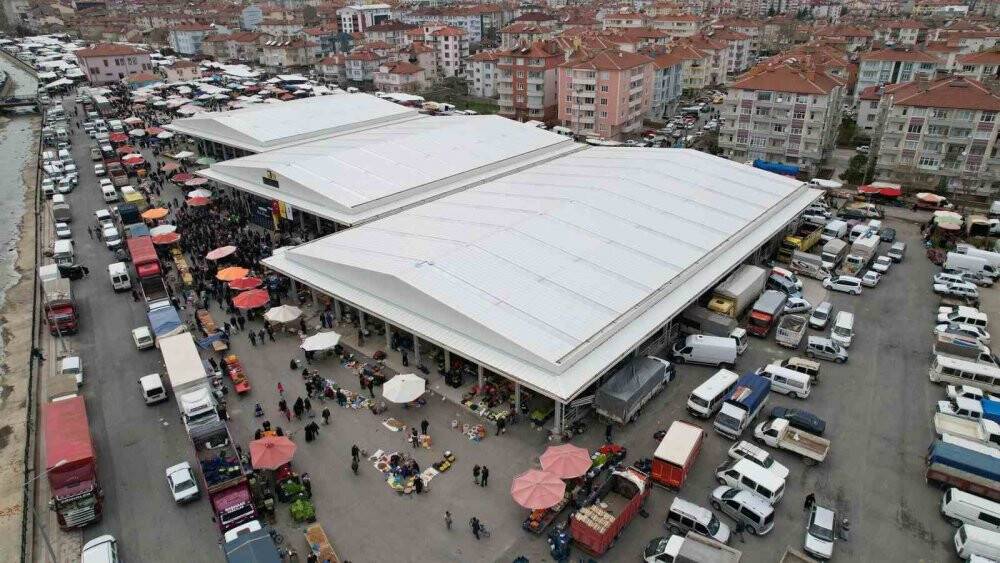 Konya Büyükşehir’in Akşehir’e kazandırdığı Kapalı Pazar Yeri’nin açılışı dualarla yapıldı