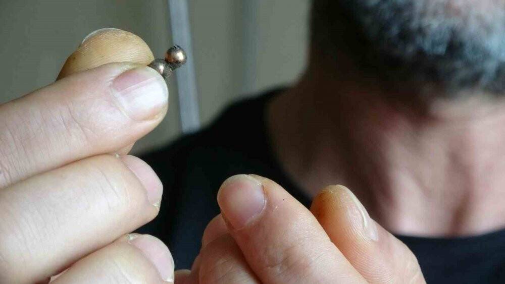 Mıknatıslı demir bilyeler sonu oluyordu