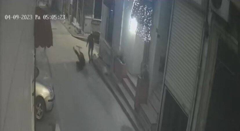 Babasına küfreden şahsı 5 yerinden bıçakladı