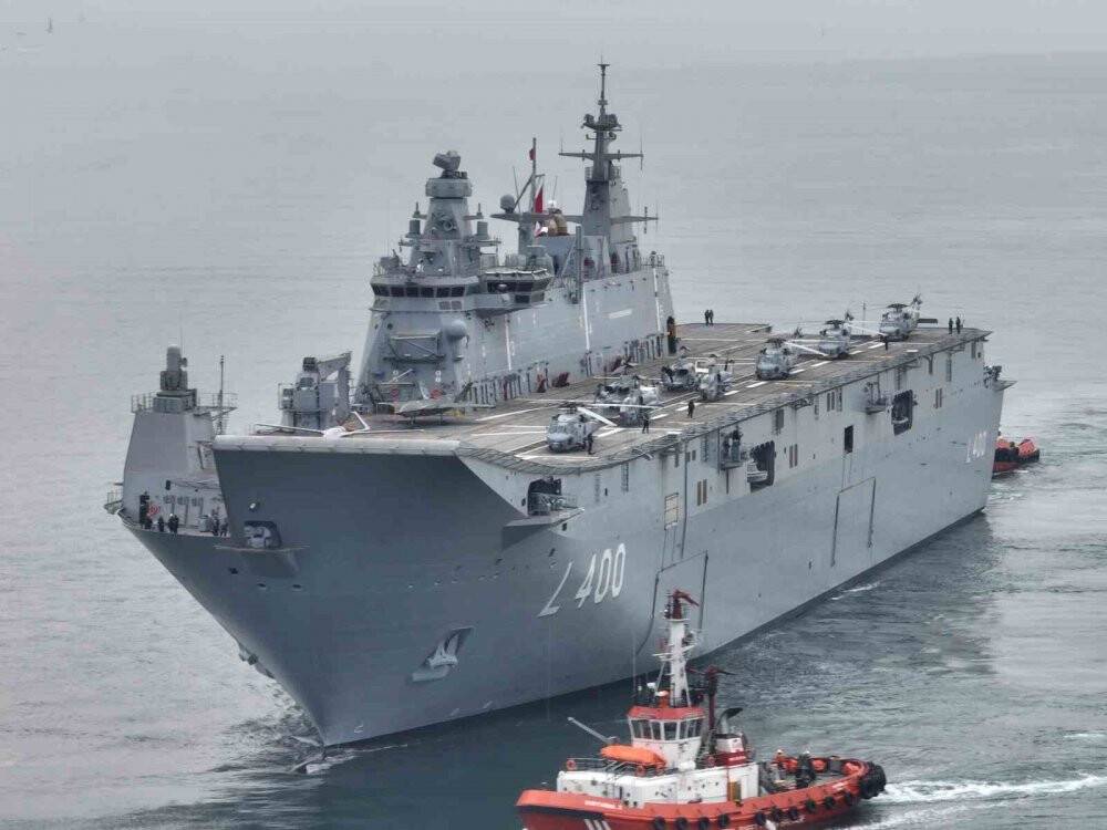 TCG Anadolu Sarayburnu’na demir attı