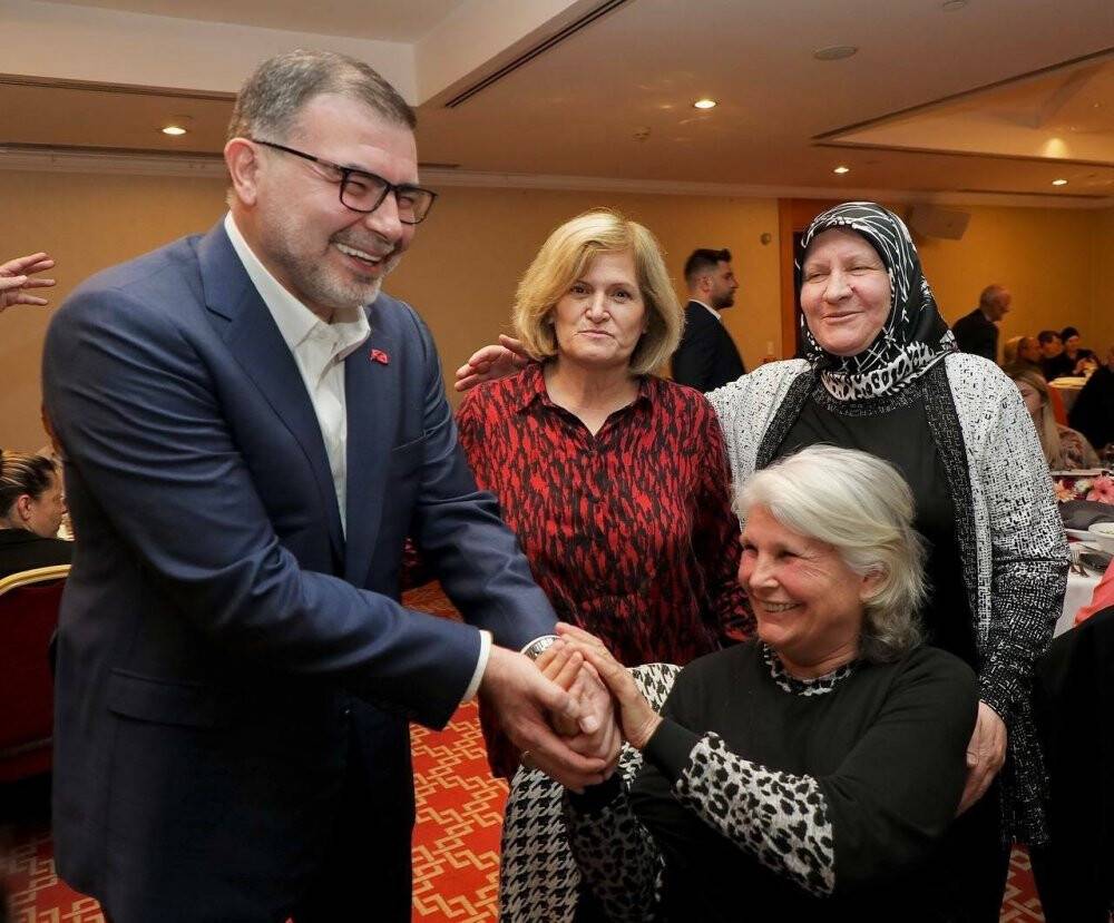 AK Parti’li milletvekili adayları hemşehri dernekleriyle buluştu