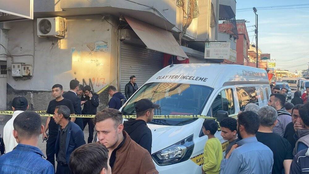 Baba ve oğlu silahlı saldırıda öldürüldü