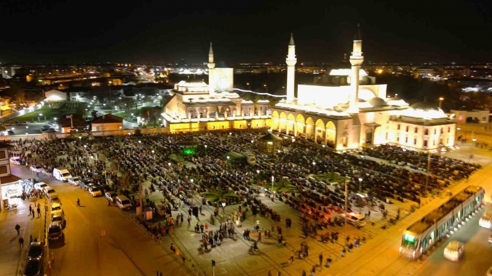 Konya’da Kadir Gecesi coşkusu