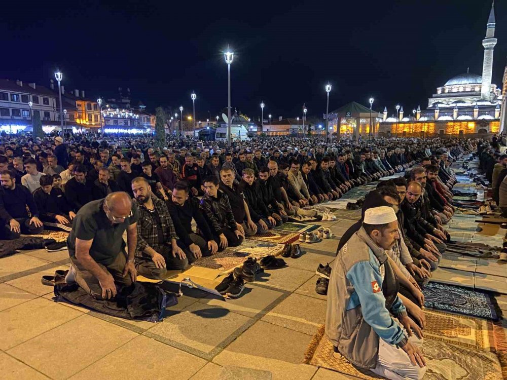 Konya’da Kadir Gecesi coşkusu