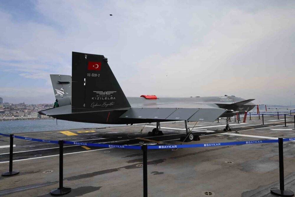 TCG Anadolu gemisi, ziyaretçi akınına uğradı