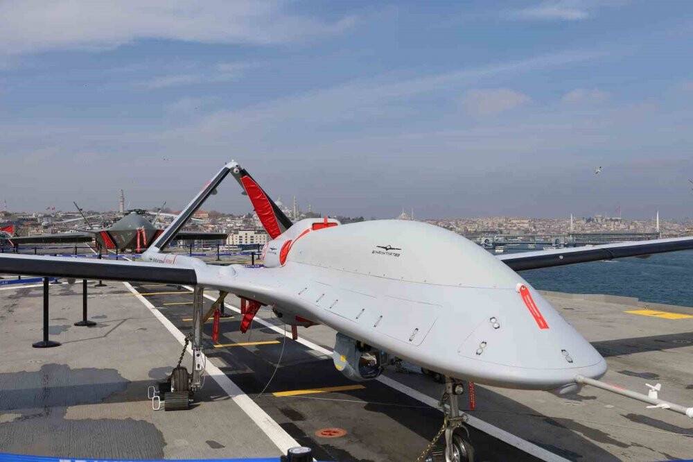 TCG Anadolu gemisi, ziyaretçi akınına uğradı