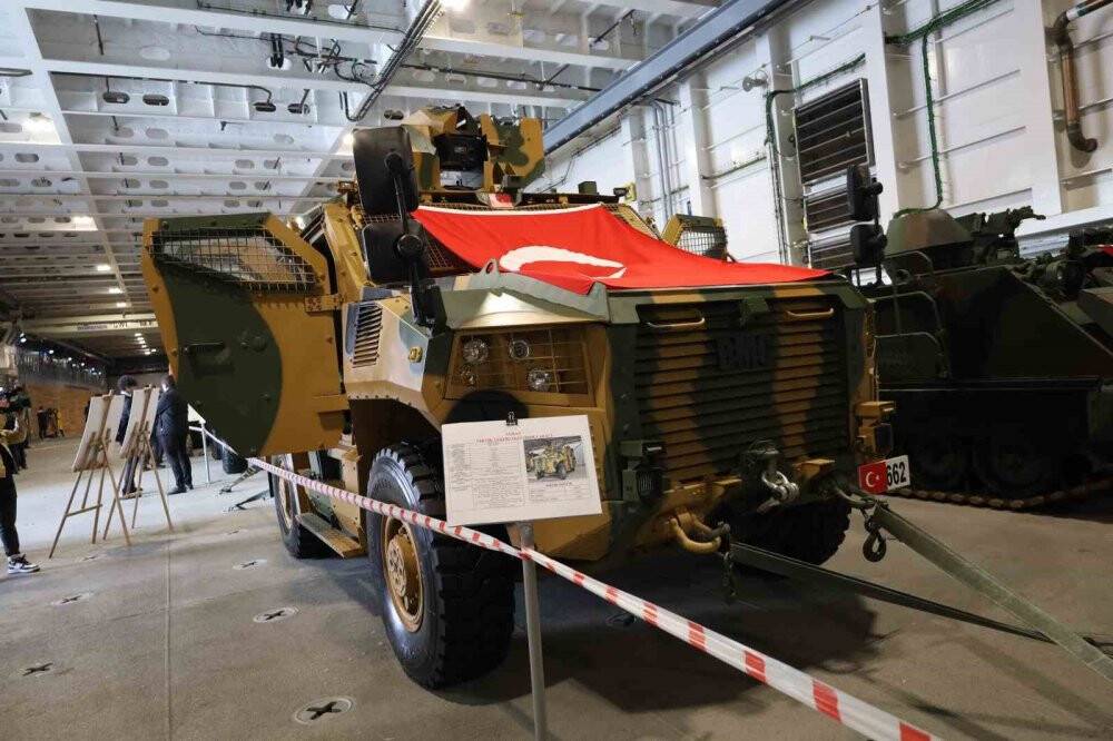 TCG Anadolu gemisi, ziyaretçi akınına uğradı