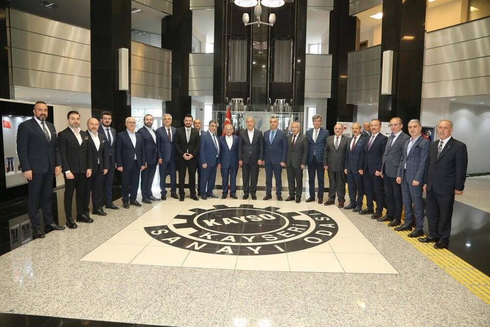 Başkan Büyükkılıç Ve Bakan Akar iş dünyası temsilcileri ile buluştu
