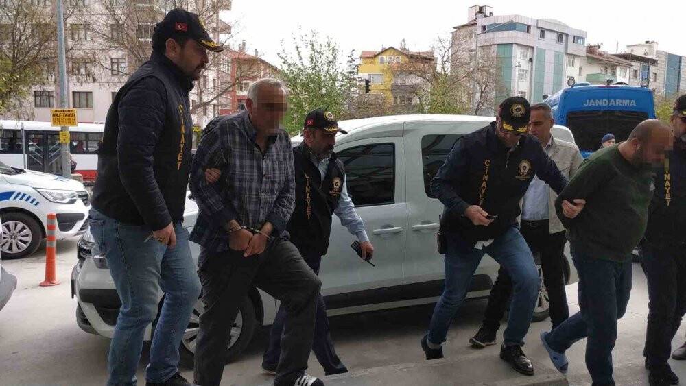 Konya'daki komşu cinayetinde yeni gelişme: Babasını ’ben öldürdüm’ diye korudu